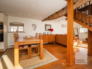 Holiday Cottage Dining